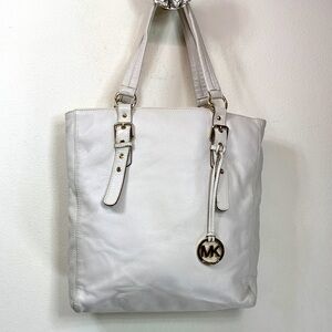 (P4) Michael Kors vintage leather Cream Tote Bag with Gold Accents large